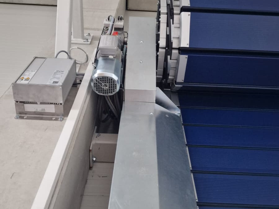 Detail pohonu a vedenia priemyselnej brány